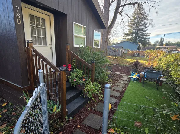 780 NW Alder St, Mill City, OR 97360