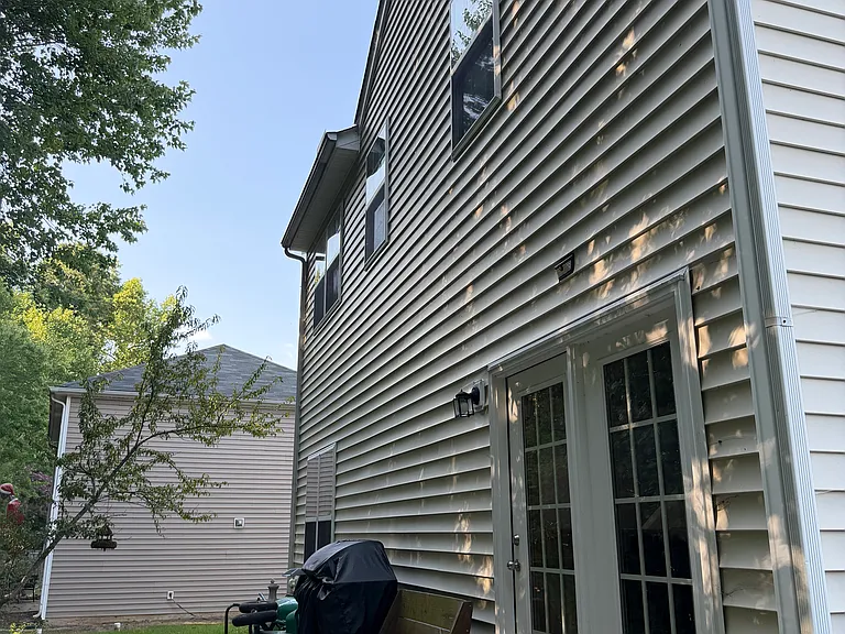 1501 Essexwood Dr — Photo 9