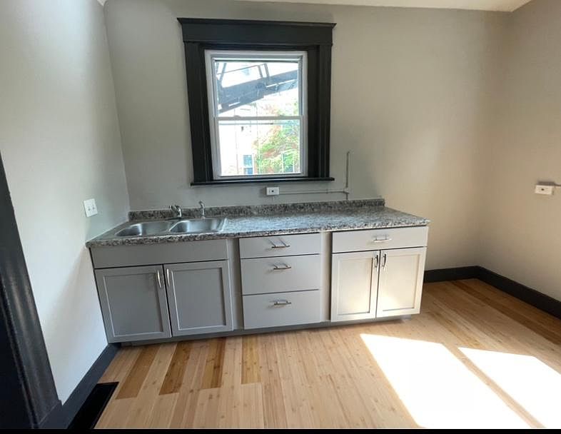 1st image of 3310 Perkins Ave APT 1