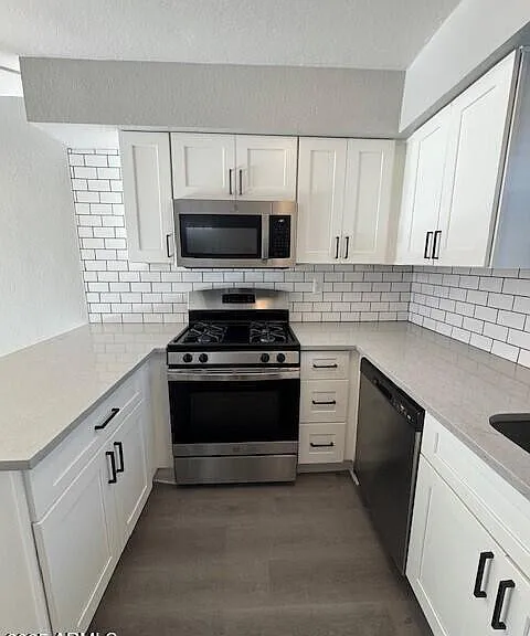 2250 W Glendale Ave #S — Photo 2