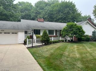 2911 Circle Dr, Stow, OH 44224