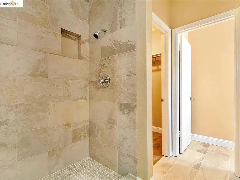 4724 Cove Ln — Photo 23