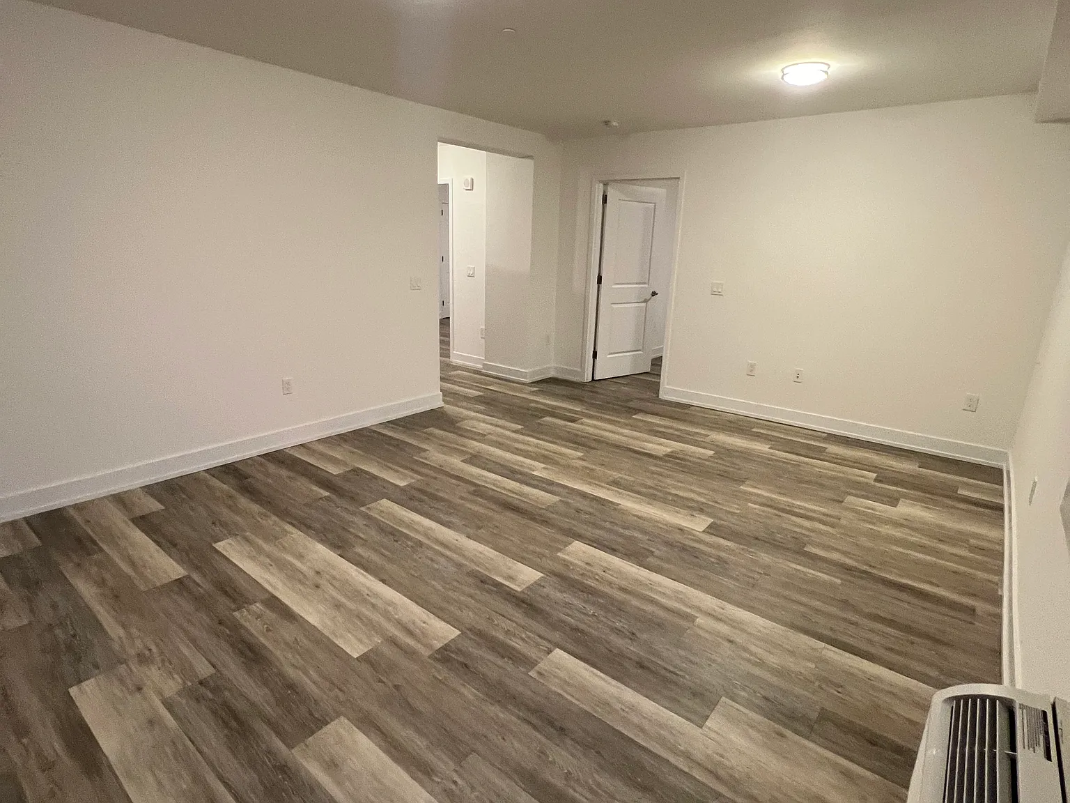 2 bed, 974 sqft, $3,000 — Photo 4