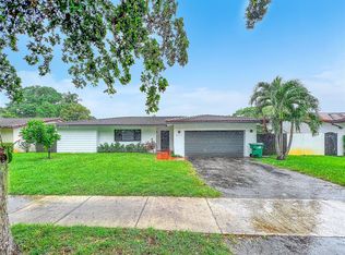 6311 Hutchinson Rd, Miami Lakes, FL 33014