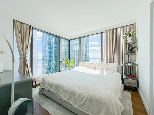 Rented by EASYRENT REALTY LLC | media 5