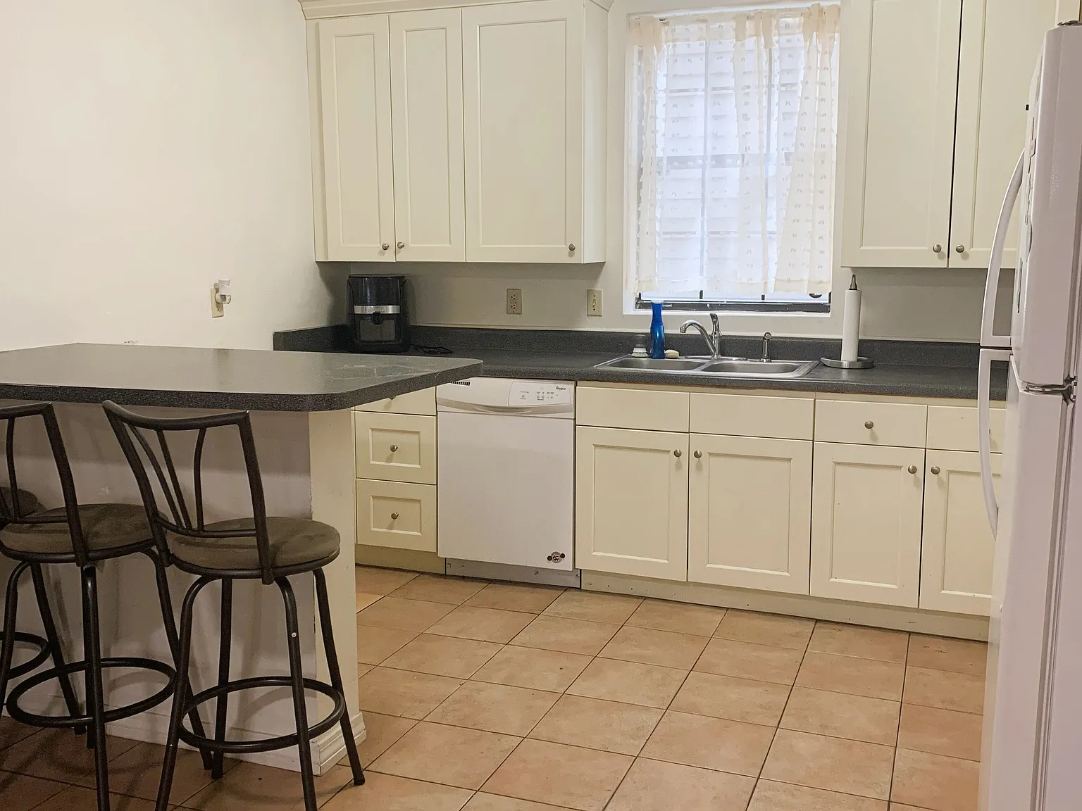 7100 Zimpel St — Photo 1