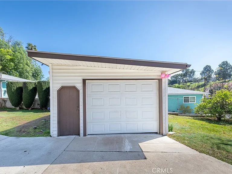 3757 York Blvd — Photo 24
