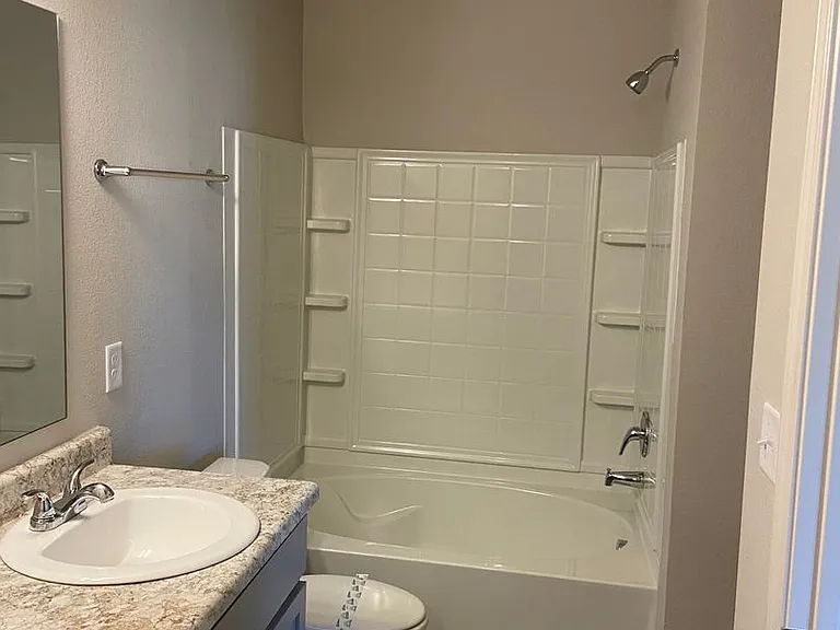2617 Grand Ln — Photo 8