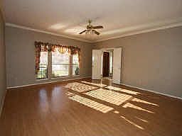 5th image of 1409 Oak Hollow Dr