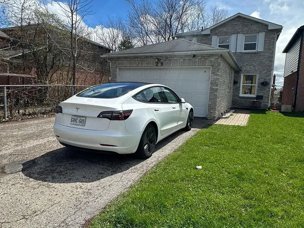 29 Bingham St, Richmond Hill, ON L4C 8Y7