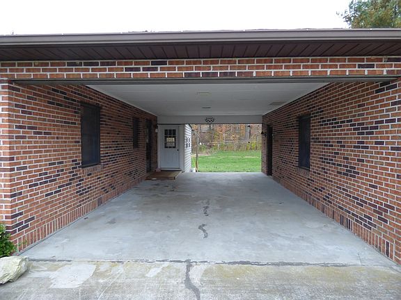 3rd image of 141 Brooke Elyse Ln
