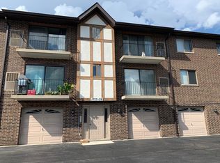 1725 S Washington St #1, Naperville, IL 60565