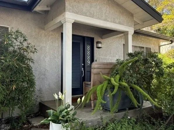 8889 Carson St, Culver City, CA 90232