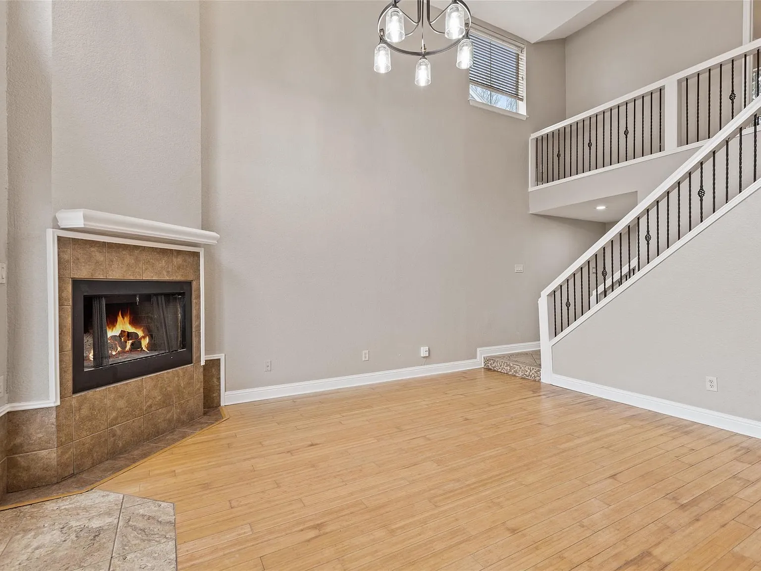 3 bed, 3.5 bath, 1453 sqft, $2,700 — Photo 4