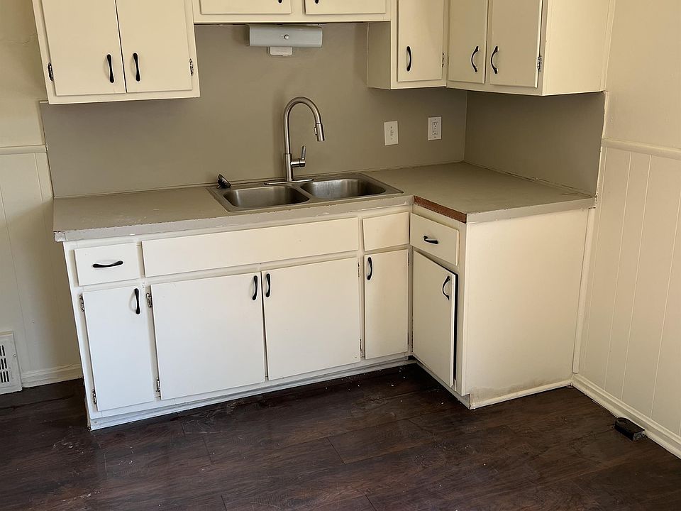 1st image of 3953 Lee Heights Blvd