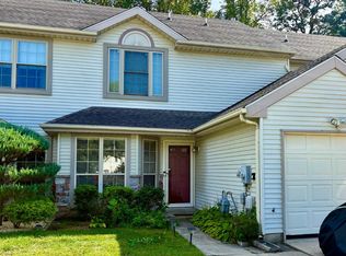 73 Fox Meadow Dr, Sicklerville, NJ 08081