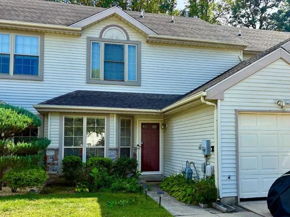 73 Fox Meadow Dr, Sicklerville, NJ 08081