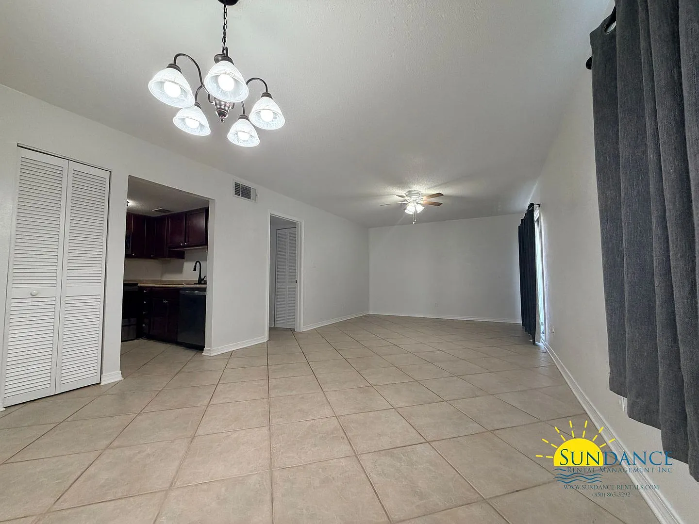 Charming 2BR Condo in Shalimar with Community Pool & great amenities! — Photo 2