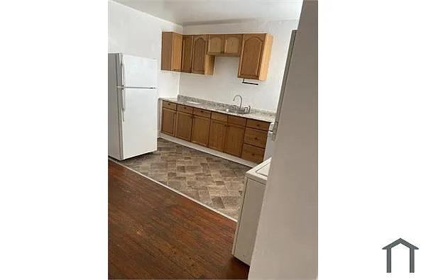 Building Photo - 4640 York Rd #1