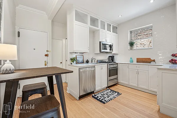 Rented by Garfield Realty  | media 5