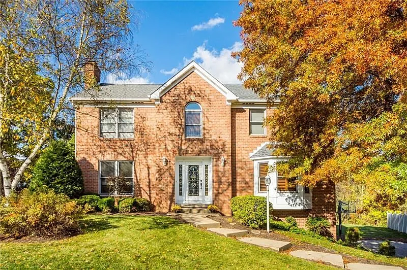 1025 Harvest Ct photo 1