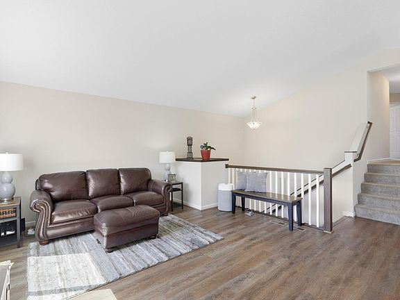 5th image of 12149 Hupp St NE