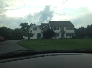 4 Schoolhouse Ln, Fleetwood, PA 19522