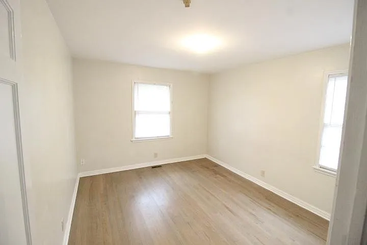 2436 Huntleigh Dr — Photo 8