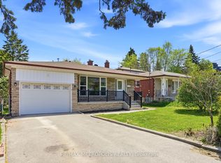 23 Lochleven Dr, Toronto, ON M1M 3R9