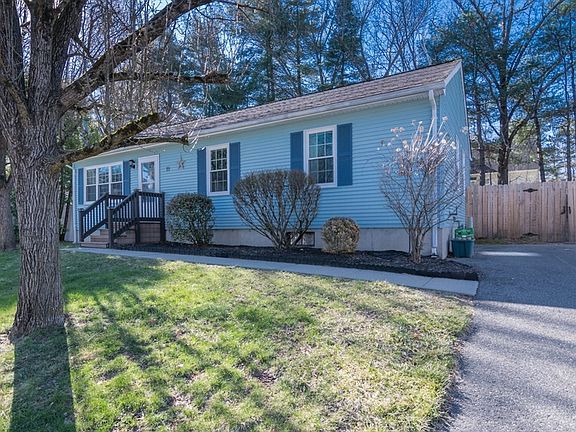3rd image of 19 Marmon Ct