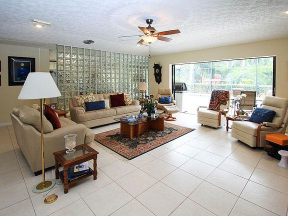 4th image of 1218 SW Paradise