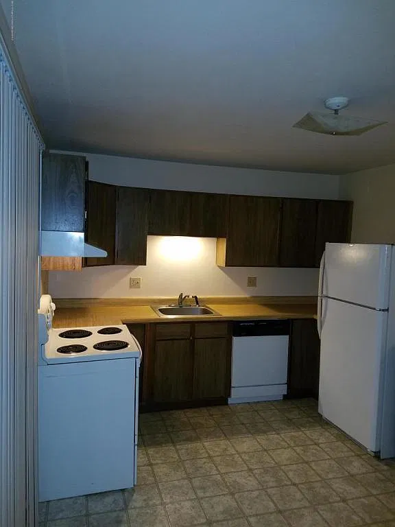 HH 2404 West Avenue # 1 - 1 — Photo 4