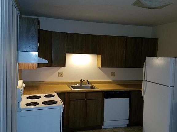 5th image of 2404 West Ave APT 1