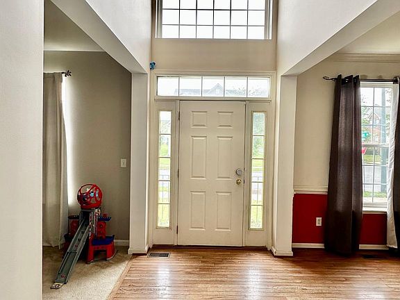 5th image of 207 Coleman Dr