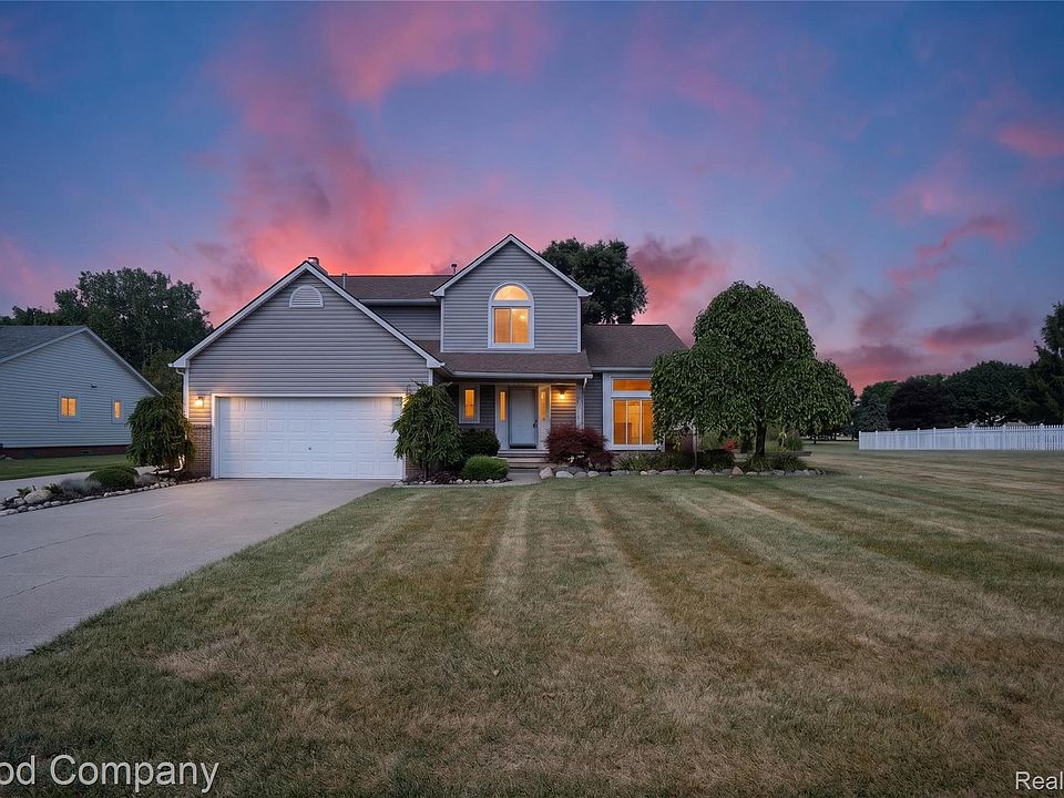 1st image of 581 Hampton Ct