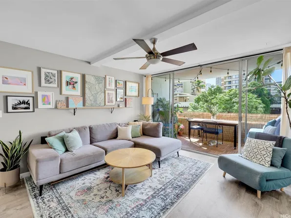 430 Kaiolu St APT 401, Honolulu, HI 96815
