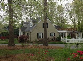 212 Robin Rd, Mount Airy, NC 27030