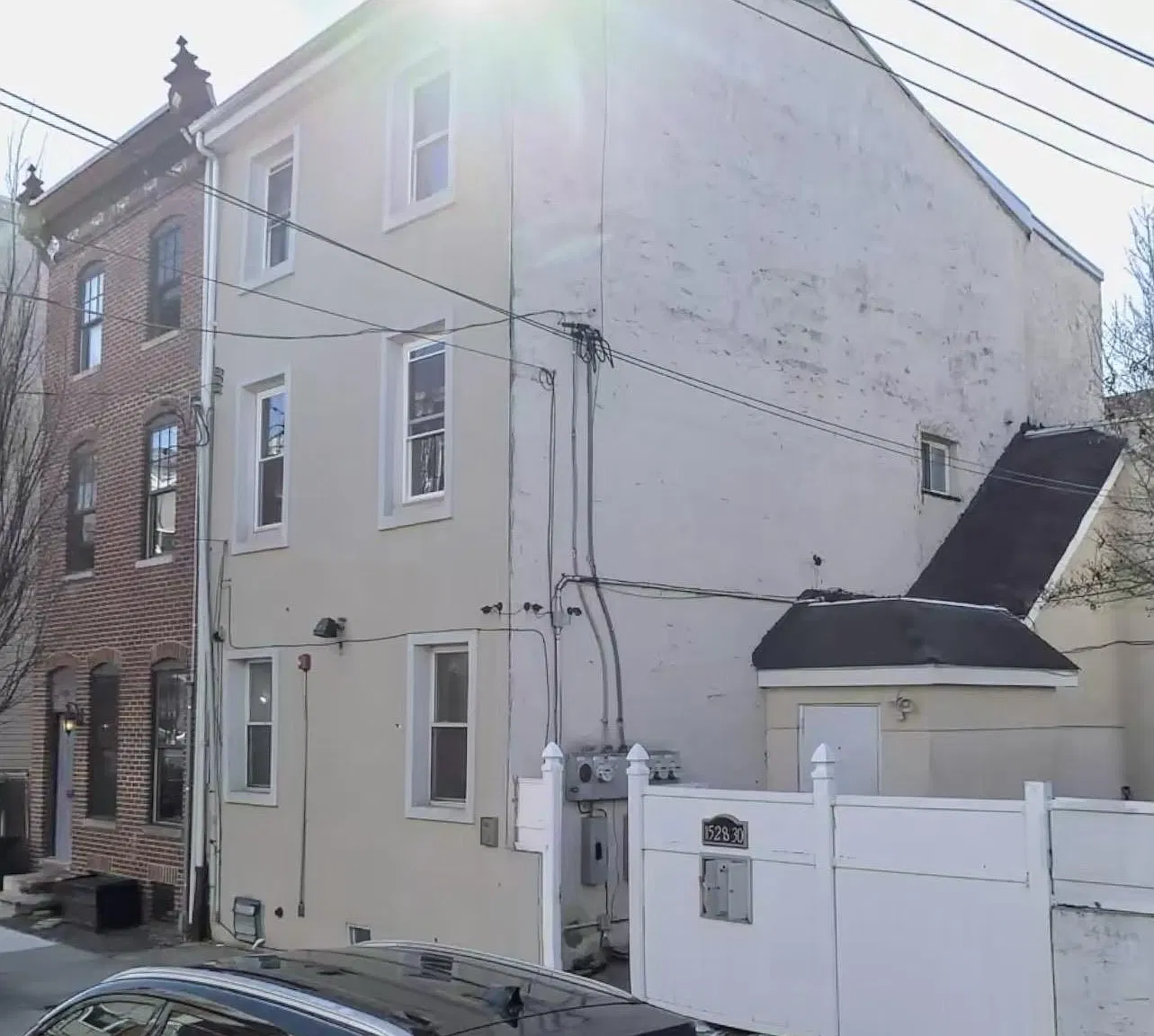 1528 N Mascher St — Photo 1