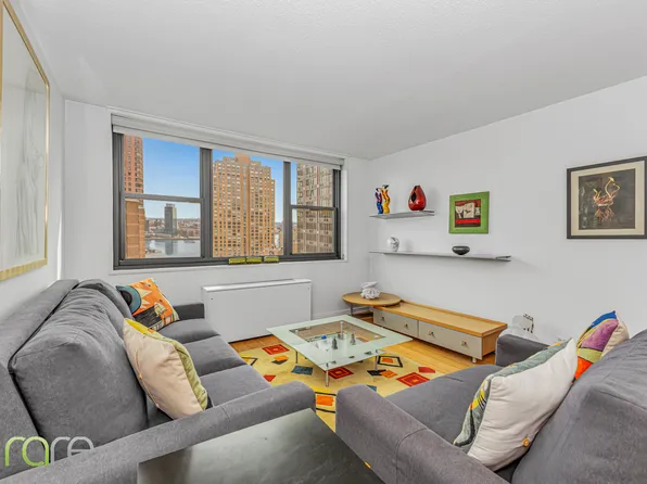 340 East 93rd Street image 1 of 17