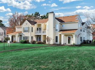 612 Apex Ln #612, Troy, NY 12182