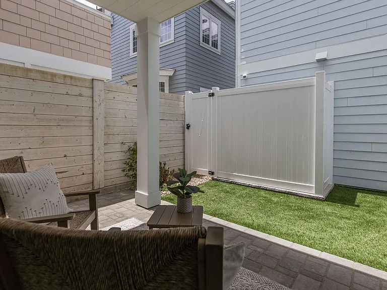 845 G Ave — Photo 23