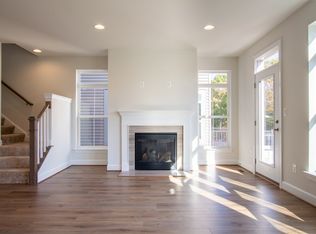 5205 Ridgeview Retreat Dr #ID1516324P, Chantilly, VA 20151