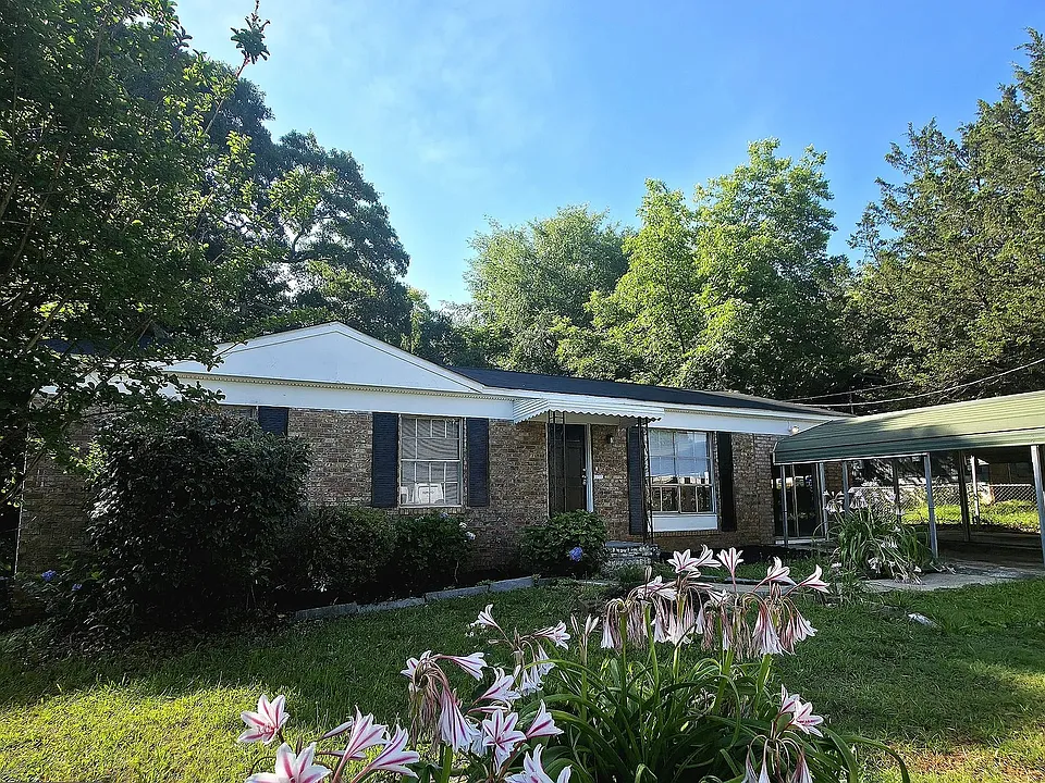 170 Kennedy Cir