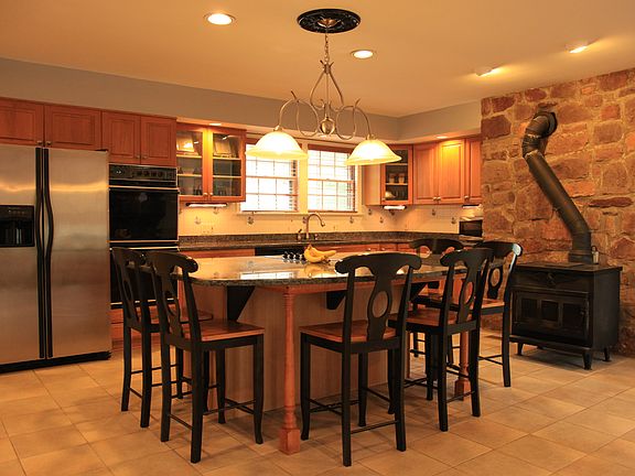 5th image of 534 Newell Dr