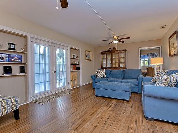 3rd image of 6013 Mornay Dr