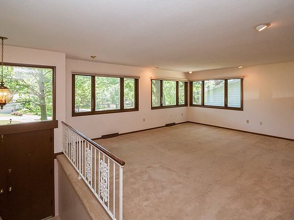 2nd image of 3626 Northwood Dr NE