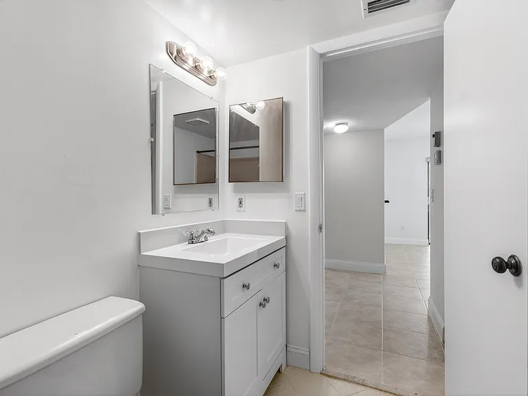 351 Club Cir #101 — Photo 47