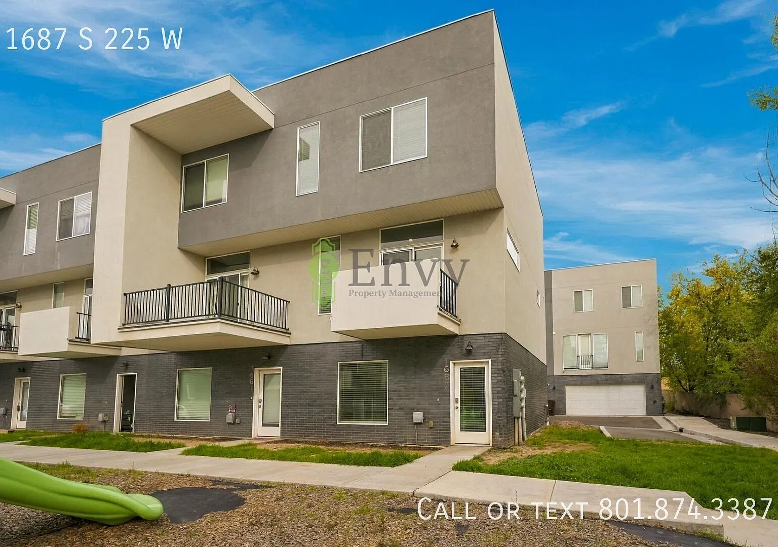 Spacious 6 Bed, 4 Bath Pet-Friendly Home with 2 Car Garage! - Available NOW! — Photo 1