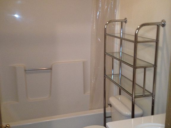 3rd image of 920 Stewart St APT D