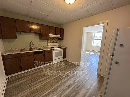 40 E Washington St Photo 1